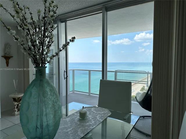 2751 S Ocean Dr # 1706S, Hollywood FL 33019