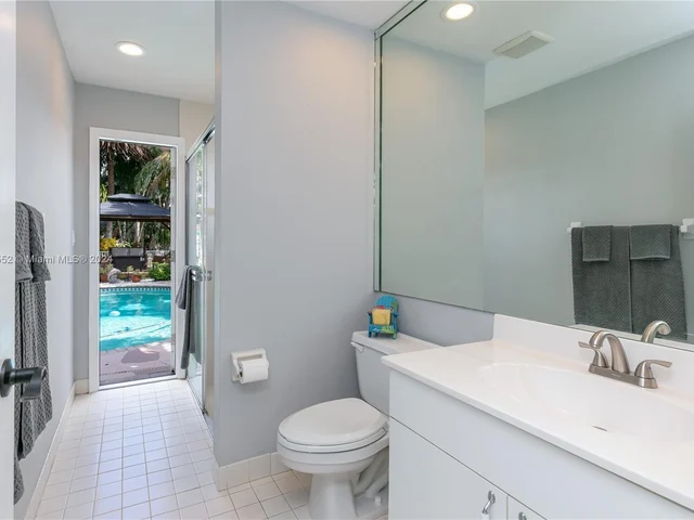 10462 NW 48th Pl, Coral Springs FL 33076