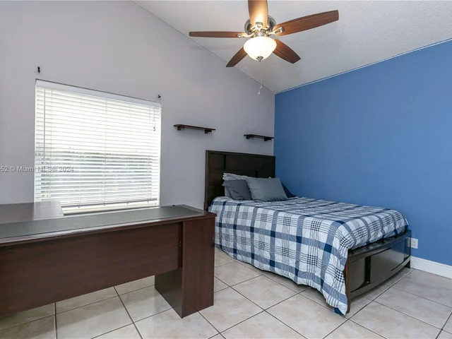 10462 NW 48th Pl, Coral Springs FL 33076