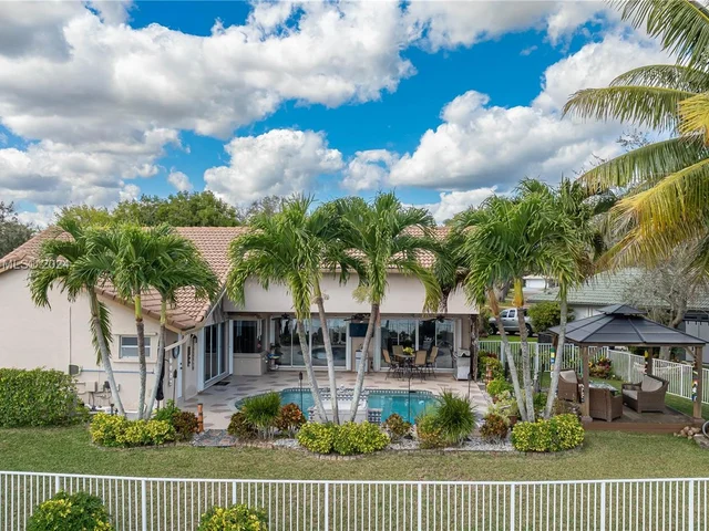 10462 NW 48th Pl, Coral Springs FL 33076