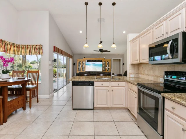 10462 NW 48th Pl, Coral Springs FL 33076