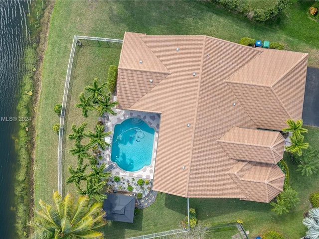 10462 NW 48th Pl, Coral Springs FL 33076