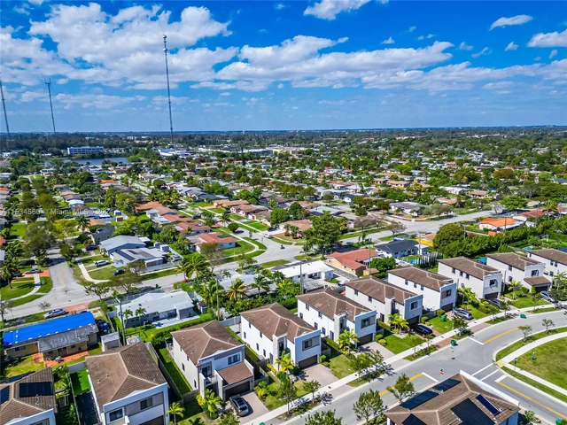 21016 NE 2nd Ct, Miami FL 33179