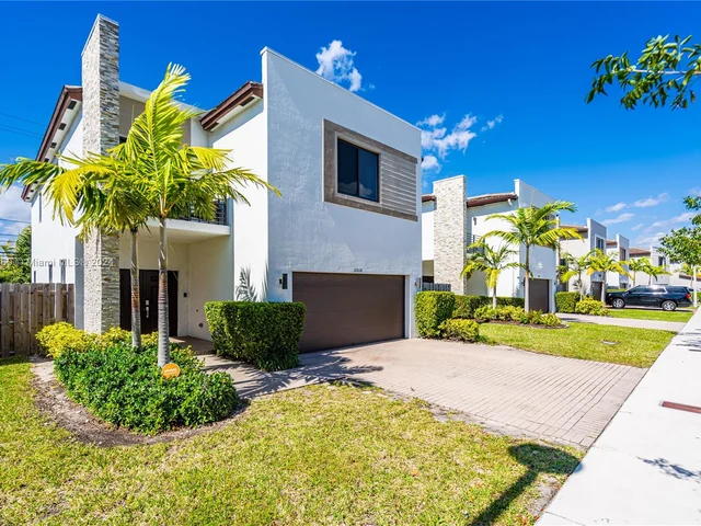 21016 NE 2nd Ct, Miami FL 33179