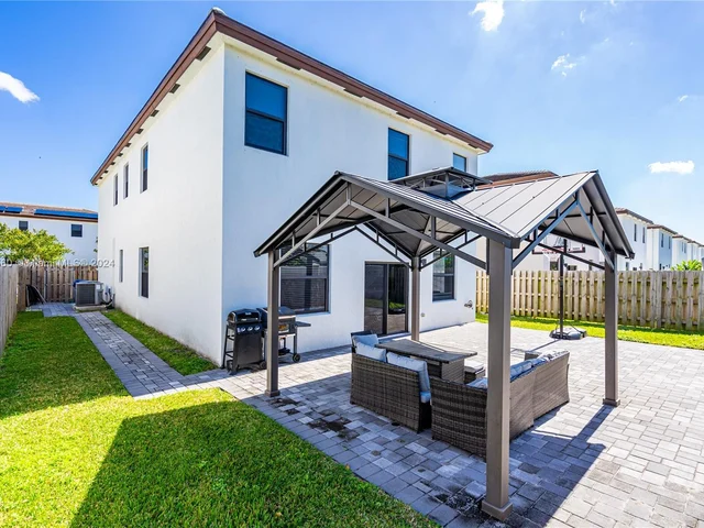 21016 NE 2nd Ct, Miami FL 33179