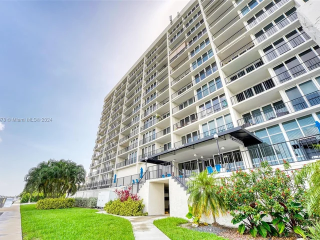 521 N Riverside Dr # 506, Pompano Beach FL 33062