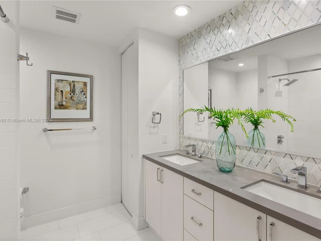 12205 SW 69th Pl, Pinecrest FL 33156