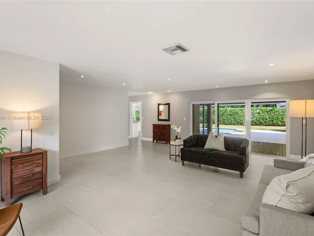 12205 SW 69th Pl, Pinecrest FL 33156