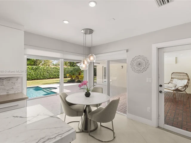 12205 SW 69th Pl, Pinecrest FL 33156