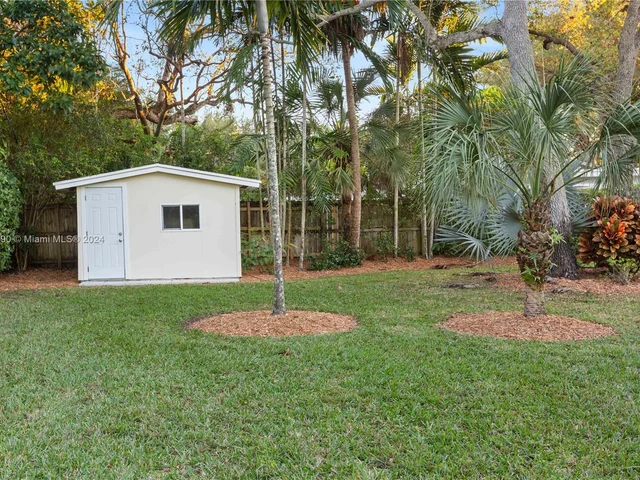 12205 SW 69th Pl, Pinecrest FL 33156