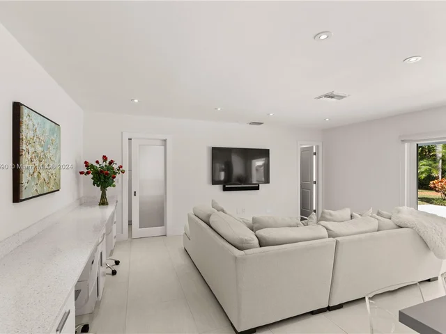 12205 SW 69th Pl, Pinecrest FL 33156