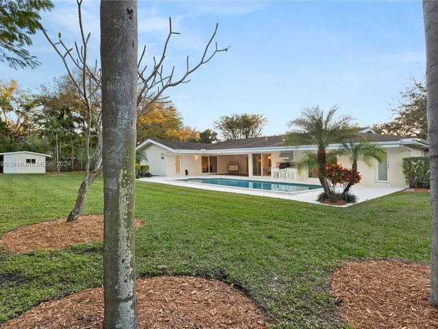 12205 SW 69th Pl, Pinecrest FL 33156