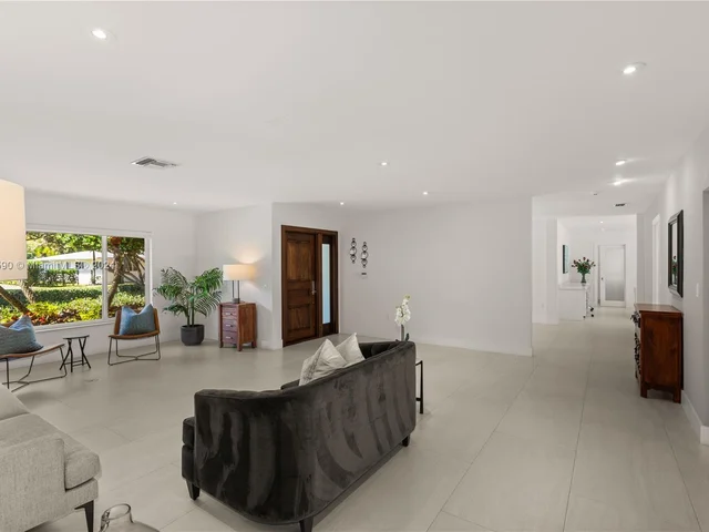 12205 SW 69th Pl, Pinecrest FL 33156