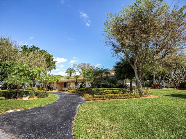 12205 SW 69th Pl, Pinecrest FL 33156