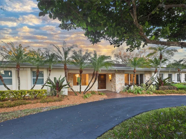 12205 SW 69th Pl, Pinecrest FL 33156