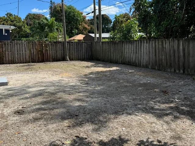 434 NW 110th St, Miami FL 33168