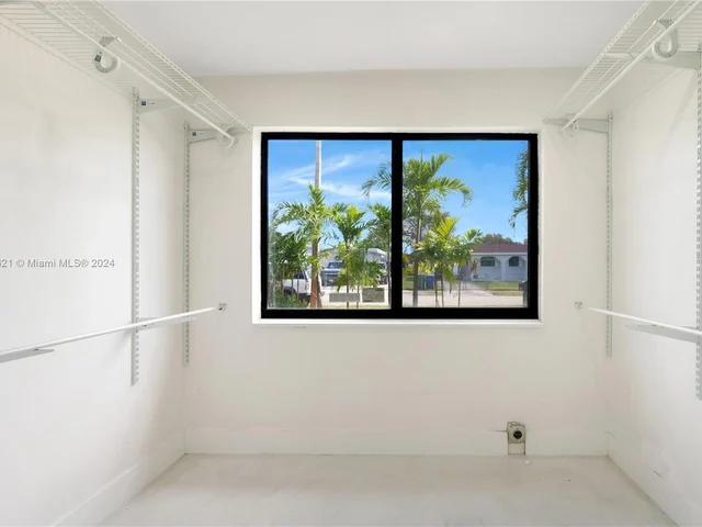 20510 NW 33rd Pl, Miami Gardens FL 33056