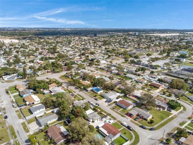 20510 NW 33rd Pl, Miami Gardens FL 33056