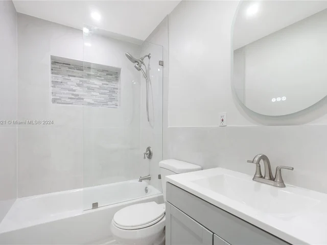 20510 NW 33rd Pl, Miami Gardens FL 33056