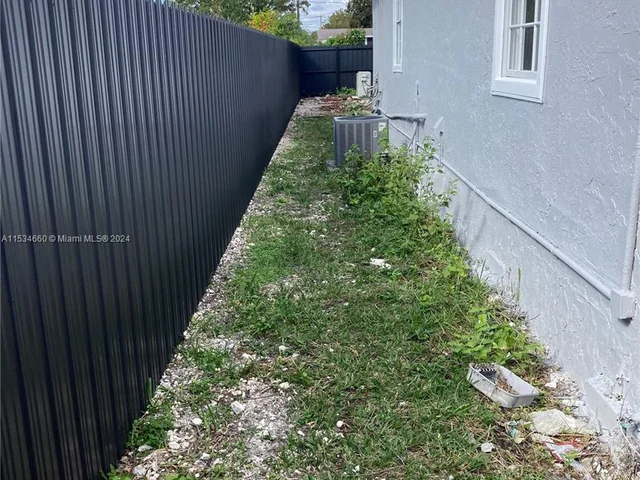 11475 SW 214th St, Miami FL 33189