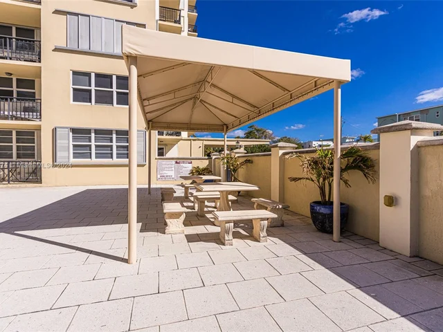 1501 S Ocean Dr # 1205, Hollywood FL 33019