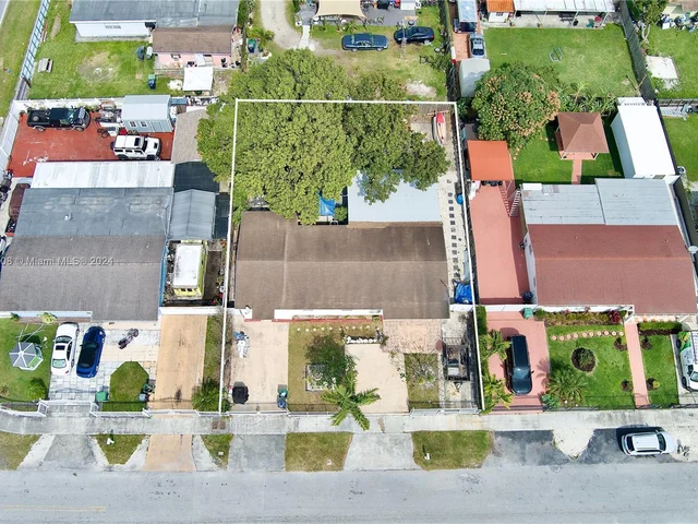 15621 SW 300th St, Homestead FL 33033