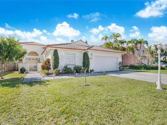 15992 SW 73rd St, Miami FL 33193