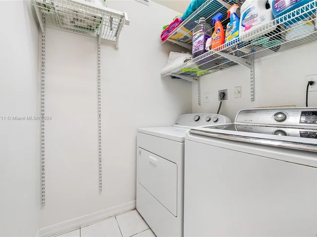 15992 SW 73rd St, Miami FL 33193