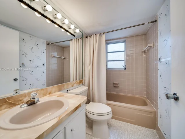 7800 NW 18th St # 208, Margate FL 33063