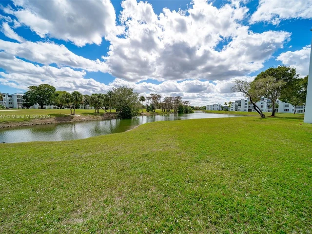 7800 NW 18th St # 208, Margate FL 33063