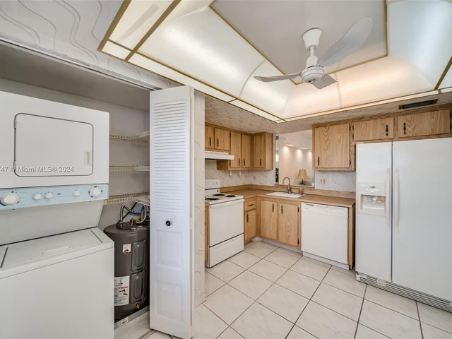 7800 NW 18th St # 208, Margate FL 33063