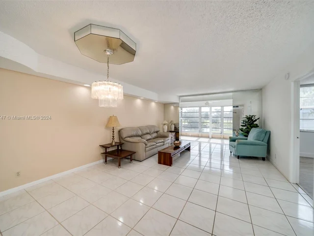 7800 NW 18th St # 208, Margate FL 33063