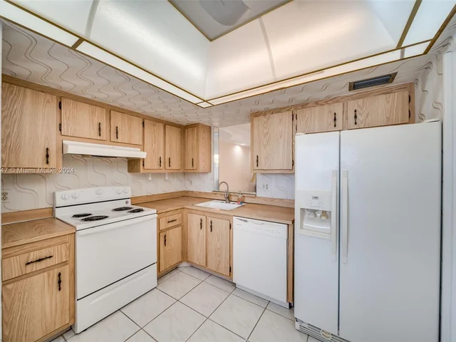 7800 NW 18th St # 208, Margate FL 33063