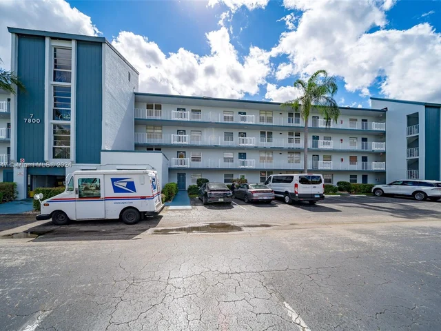 7800 NW 18th St # 208, Margate FL 33063