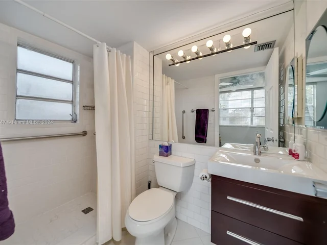 7800 NW 18th St # 208, Margate FL 33063