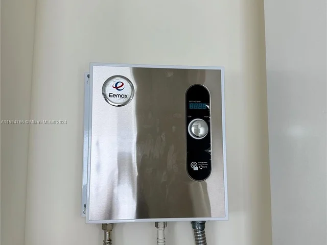 6416 NW 102nd Ct # 304, Doral FL 33178