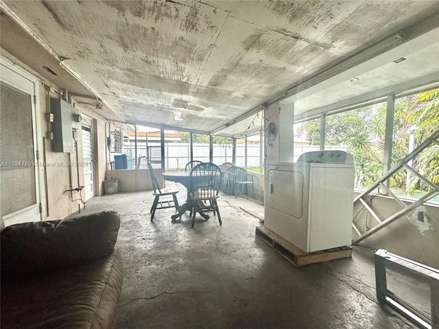 1380 W 37th St, Hialeah FL 33012