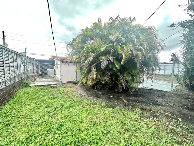 1380 W 37th St, Hialeah FL 33012