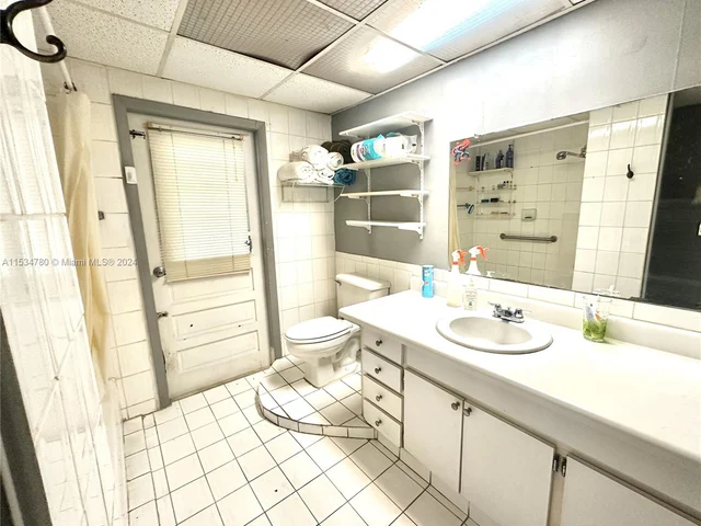 1380 W 37th St, Hialeah FL 33012