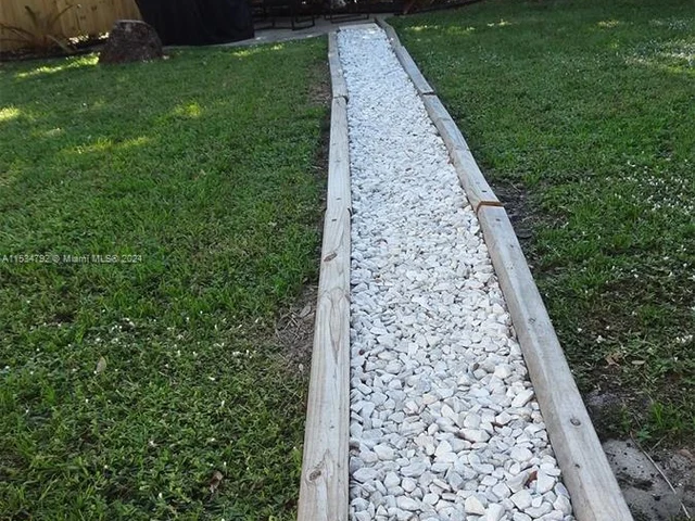 6650 Park St, Hollywood FL 33024