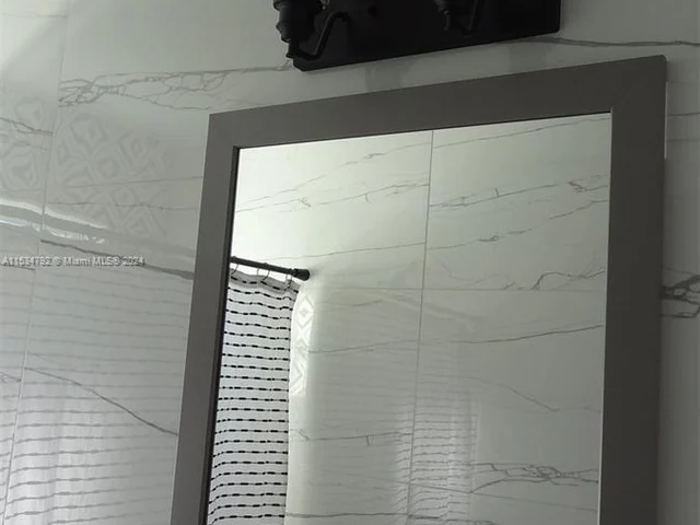 6650 Park St, Hollywood FL 33024