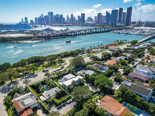 910 N Venetian Dr, Miami FL 33139