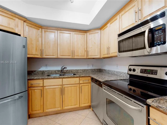 3530 SW 22nd St # 504, Miami FL 33145