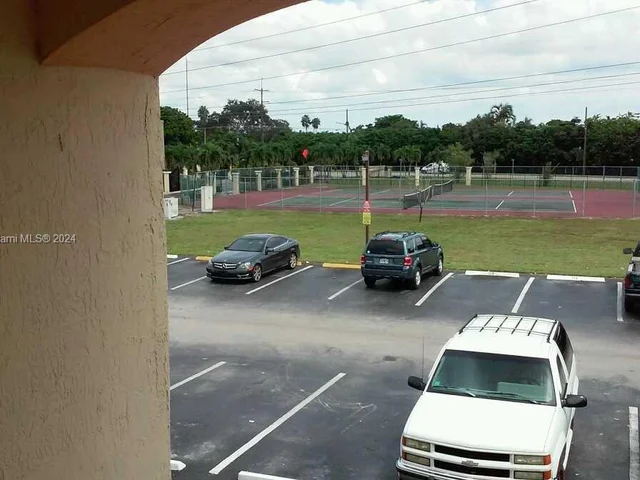 3630 N 56th Ave # 319, Hollywood FL 33021