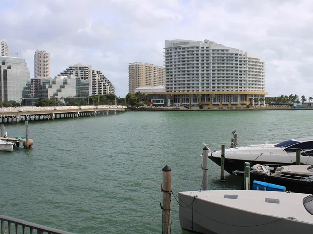 825 Brickell Bay Dr # 847, Miami FL 33131