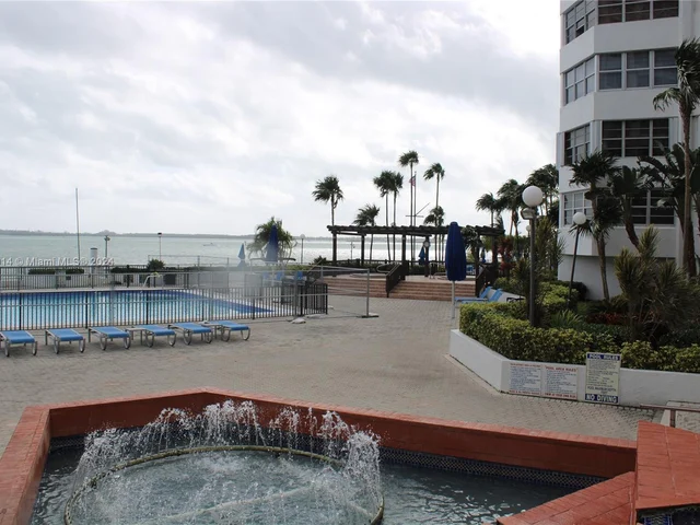 825 Brickell Bay Dr # 847, Miami FL 33131