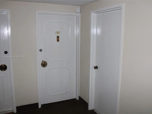 825 Brickell Bay Dr # 847, Miami FL 33131