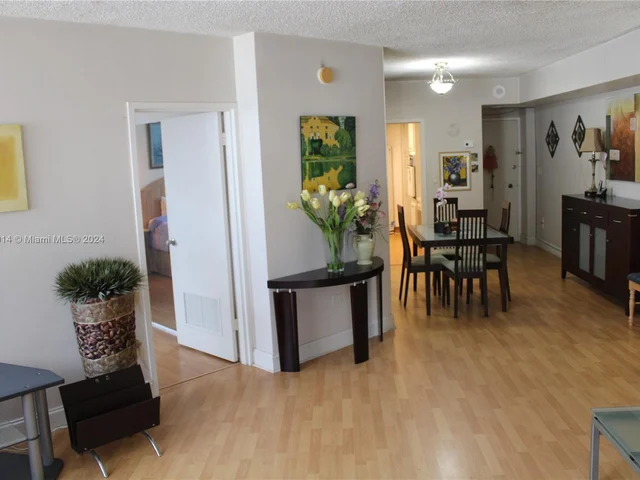 825 Brickell Bay Dr # 847, Miami FL 33131