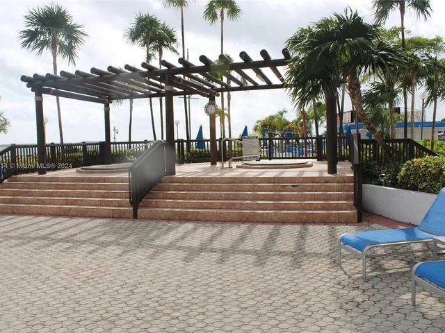 825 Brickell Bay Dr # 847, Miami FL 33131