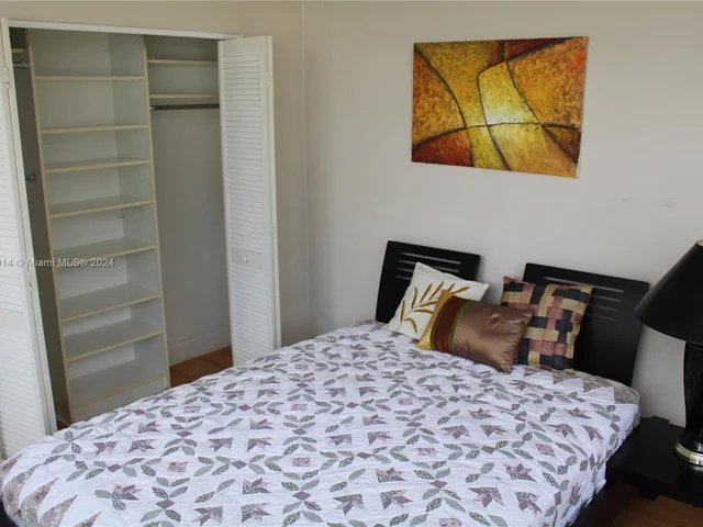 825 Brickell Bay Dr # 847, Miami FL 33131